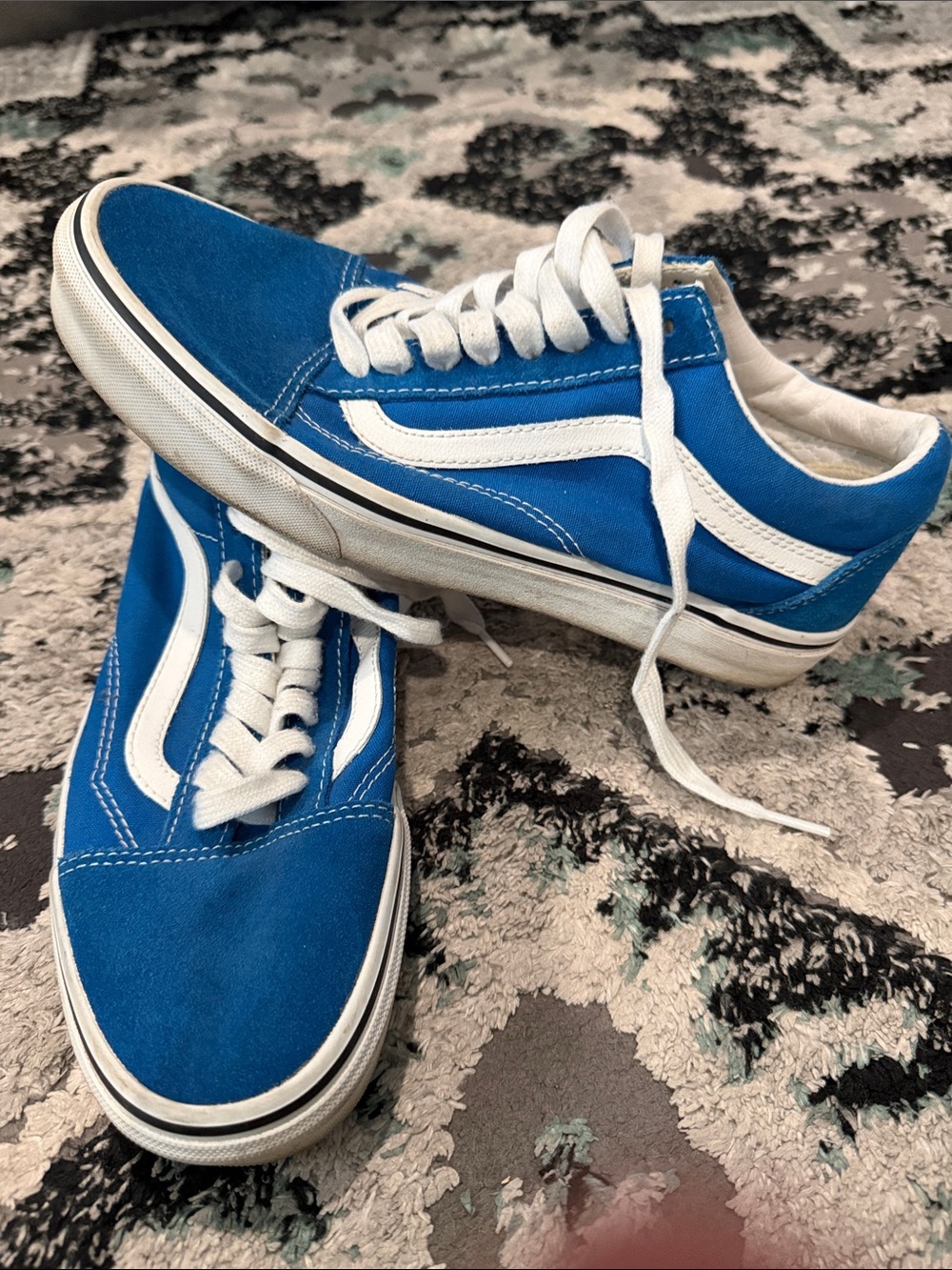 Vans Men’s Blue Canvas Low-Top Sneakers with White Wave